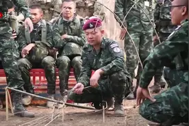 美泰军演美军士兵体验各种野味 还要生饮蛇血视频封面