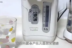 白开水可以“留”几天？超过这个天数，再可惜都要倒掉！视频封面
