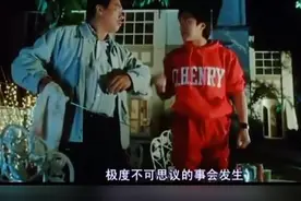 星爷看到五个比基尼美女，却不料是来S他的。视频封面