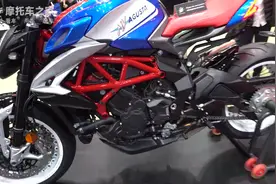 奥古斯塔dragster 800 rr车展亮相，造型动感车身配色太惊艳视频封面