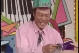 费玉清的外号叫“张志卫”，小哥听到小名都笑翻了，经典就是经典视频封面