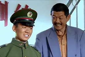士兵突击：父亲要求回家生孩子，战友使出各种手段帮助许三多！视频封面