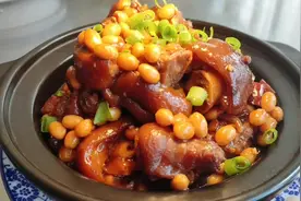 原来黄豆烧猪脚是这样做的，软烂入味，肥而不腻，果断收藏！