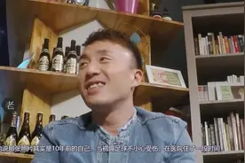 被戏称“白斩鸡”的国足球员！为何还能娶美妻，拿高薪水？视频封面