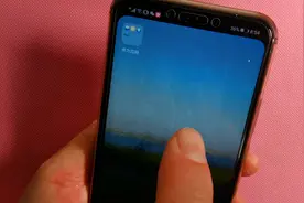 教你一招，设置雨滴壁纸，水从屏幕上方流下！一碰手机还爆出闪电视频封面