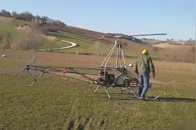 农村大叔耗时一个星期自制直升机，试飞成功，高手果然在民间！视频封面