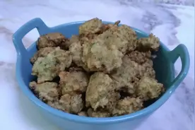 一根萝卜一把粉条，炸的丸子香酥软糯，简单易学。视频封面