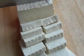 1斤黄豆8斤水，阿源教你在家自制豆腐，方法简单，好吃又健康视频封面