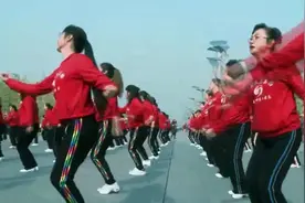 一首《健康走出来》，送给每一位坚强勇敢的中国人！