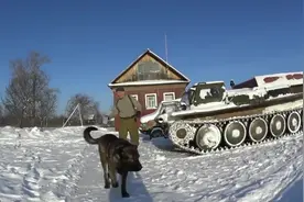 沸水在极冷的条件下蒸发-超级慢动作视频封面