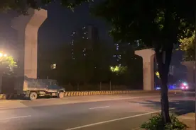 柳州特勤消防站大力消防车爆闪鸣笛出警 炸街！视频封面