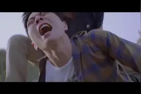 女装大佬，不料假绑变真绑，却不成连小孩子都打不过，视频封面