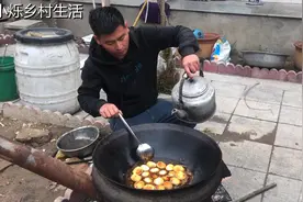 小伙教你做卤鸡蛋，20多个鸡蛋两罐啤酒咸香入味，一口气吃8个视频封面