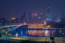 城市夜景还有这拍法？既有晚霞又有灯光的爬楼大片，原来这么拍！视频封面