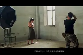 一次外拍，美女模特光着脚板，像个汉子。视频封面