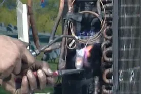 空调管道维修：更换毛细管，过滤器的完整过程，故障为制冷系统堵