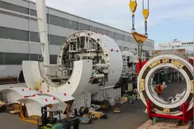 看看盾构机是如何进行拆装的视频封面