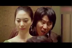 这女人太过分了，电梯里面居然这么几挤，害的吸血鬼都上火啦视频封面