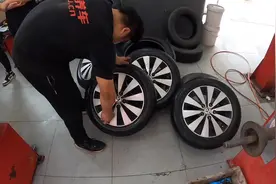 老贾给大众速腾1.4T换了马牌的轮胎，更换后驾驶感受明显提升视频封面