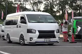 不是有钱任性，它是持有国内B驾照才能玩的MPV视频封面