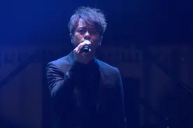 李克勤一曲《风继续吹》，听完忍不住落泪！视频封面