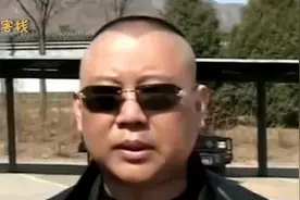 回顾：郭德纲带记者拜祭恩师侯耀文，被李菁何云伟当众指责太高调