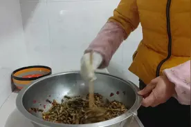 湖南人教你腌制干刀豆，好吃下饭且耐放，产刀豆时晒着留点