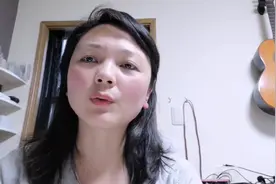 日本在住主妇聊，为什么日本学生喜欢冬天穿短裙短裤，真的不冷吗视频封面