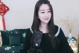 菲儿演唱《谁让我爱上你这样的男人》爱上了你的温存爱上了你的吻视频封面