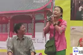 巴蜀笑星中江幺妹脱口秀：天上飞机最高，地上眼镜最骚……嘿嘿！