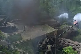 宜昌保卫战：国军把阵地伪装，用假目标吸引敌机火力，高射炮射击视频封面