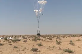 空投装甲车，这伞真漂亮！实拍俄罗斯伞兵部队空投装甲车辆视频封面