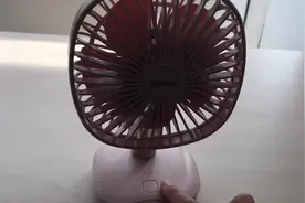 到了夏天办公室空调不管用怎么办 看我的解暑神器 可爱小巧又实用视频封面