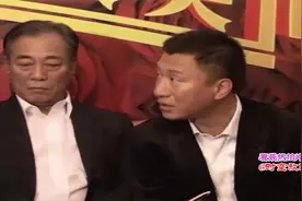 当年电视剧《潜伏》获飞天奖，剧组全体演员走红毯接受采访。视频封面