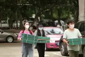 暖心！三亚果农送芒果给医护人员：保重身体 继续加油视频封面