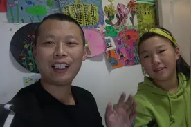 头号英雄答题瓜分100万人民币，4部手机一起来，慧慧老张太投入了视频封面