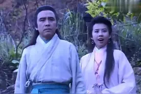 东邪黄药师武功独步天下，一只手吊打裘千仞，太精彩了！视频封面