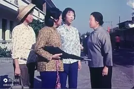 老电影 国产4K高清修复农村题材喜剧片「甜蜜的事业」 谢添导演力作图片