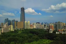 航拍即将建成的武汉第3高楼，仅仅比现在汉口第一高楼矮2米！视频封面