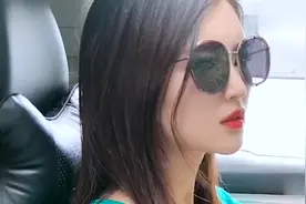 美女学车一顿操作猛如虎，连方向盘都不知道怎么打，太搞笑了视频封面