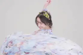 【女王驾到】热巴走T台超级有范，米兰时装周走秀惊艳全场视频封面