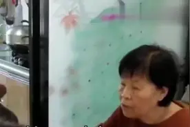 35岁大龄剩女被东北老妈怼，句句老扎心了，弟弟最后成老妈出气筒视频封面