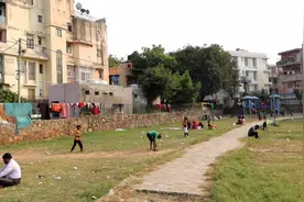 印度人怎么过周末？跟我一起去德里当地社区看一看，幸福指数真高视频封面