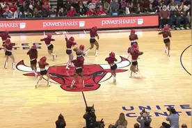 公牛拉拉队靓丽热舞 牛仔女郎短裤白靴长腿迷人视频封面