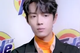 有种父子叫肖战与肖爸，五官如同复制，仿佛看到肖战老了以后样子