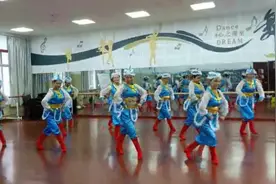 天籁之音《美丽的草原我的家》舞蹈简单漂亮队友们正在认真练习中