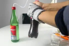 用500毫升的可乐给白酒充气，啥味道？尴尬的味道视频封面