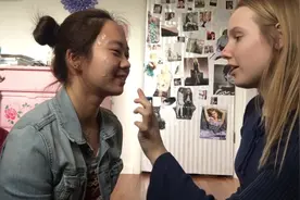 【Iris Zou】一边化妆一边和美国朋友聊中日韩留学生的差异视频封面