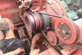 这就是收割机的通病，不用的时候一点毛病没有，到地里面立马就坏视频封面