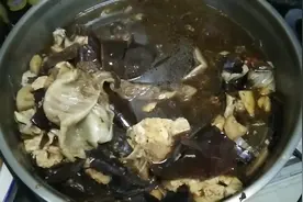 牛爸上班劳累一天，下班还得做博山酥锅，带大家看看都需要啥食材视频封面